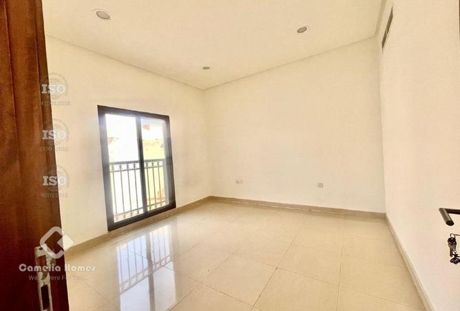 985716 - Property Image 3