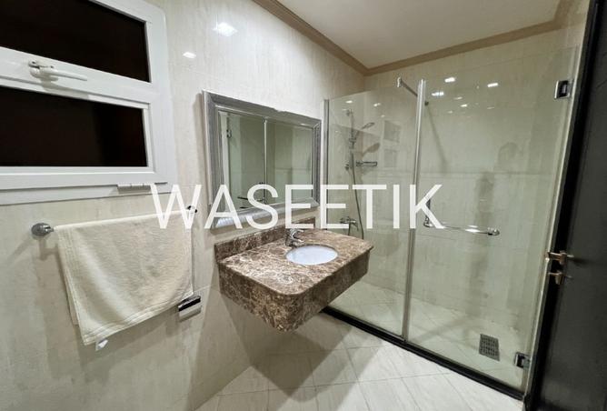 990390 - Property Image 3