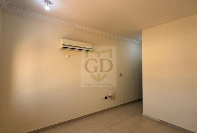 999889 - Property Image 2
