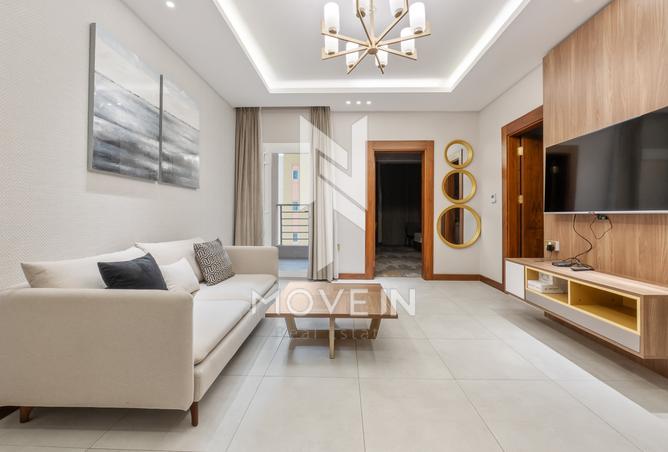 877402 - Property Image 2