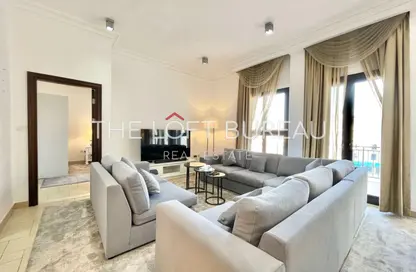Apartment - 2 Bedrooms - 3 Bathrooms for sale in Nobili - Qanat Quartier - The Pearl Island - Doha