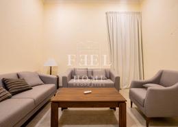 صورةغرفة المعيشة لـ: شقة - 2 غرف نوم - 2 حمامات للكراء في أم صلال علي - أم صلال على - الدوحة, صورة 1