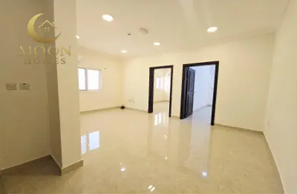 Apartment - 2 Bedrooms - 2 Bathrooms for rent in Bin Omran - Fereej Bin Omran - Doha