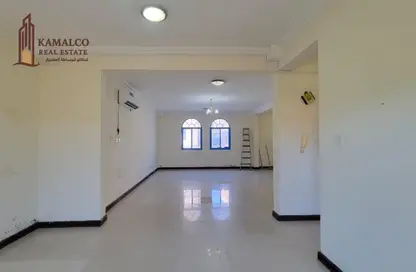 Compound - 3 Bedrooms - 3 Bathrooms for rent in Old Airport Road - Old Airport Road - Doha