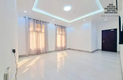 Apartment - 2 Bedrooms - 3 Bathrooms for rent in Muntazah 7 - Al Muntazah - Doha