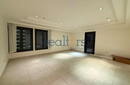 Apartment - 3 Bedrooms - 3 Bathrooms for rent in East Porto Drive - Porto Arabia - The Pearl Island - Doha