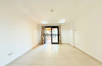Apartment - 1 Bedroom - 2 Bathrooms for rent in Jumanah Tower 29 - Porto Arabia - The Pearl Island - Doha