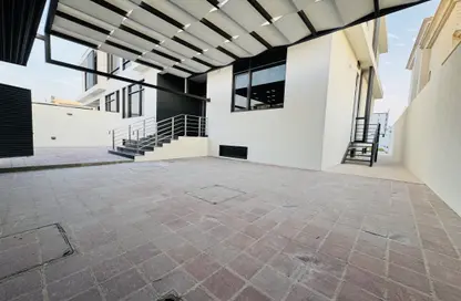 Villa - 6 Bedrooms - 7+ Bathrooms for rent in Izghawa - Izghawa - Doha