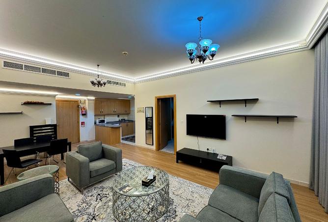 982737 - Property Image 2