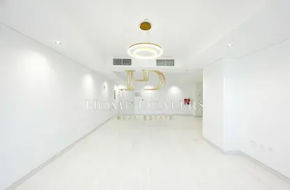 Empty Room image for: Apartment - 1 Bedroom - 2 Bathrooms for sale in Lusail City - Lusail, Image 1