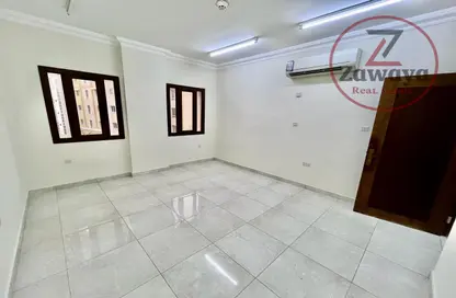 Apartment - 3 Bedrooms - 3 Bathrooms for rent in Asim Bin Omar Street - Al Mansoura - Doha