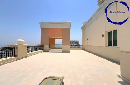 Penthouse - 2 Bedrooms - 3 Bathrooms for rent in Viva West - Viva Bahriyah - The Pearl Island - Doha