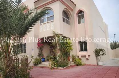 Villa - 5 Bedrooms - 4 Bathrooms for rent in Al Duhail - Al Duhail - Doha
