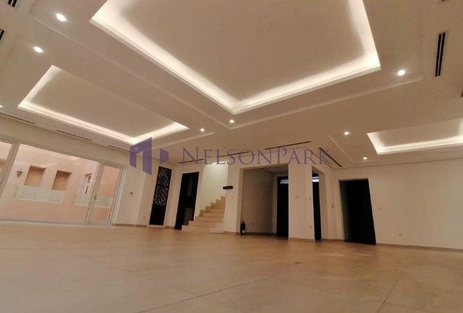 982753 - Property Image 3