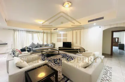 Apartment - 2 Bedrooms - 3 Bathrooms for rent in East Porto Drive - Porto Arabia - The Pearl Island - Doha