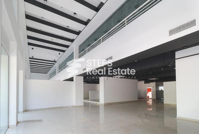 Show Room - Studio - 6 Bathrooms for rent in Old Airport Road - Old Airport Road - Doha