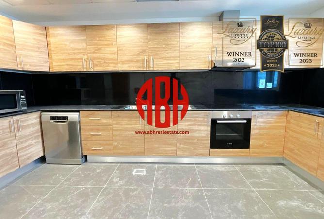 998564 - Property Image 3