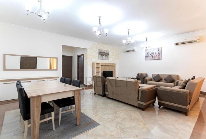 982610 - Property Image 2