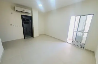 Apartment - 3 Bedrooms - 3 Bathrooms for rent in Al Najada - Doha