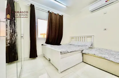 Apartment - Studio - 1 Bathroom for rent in Umm Ghuwailina 4 - Umm Ghuwailina - Doha