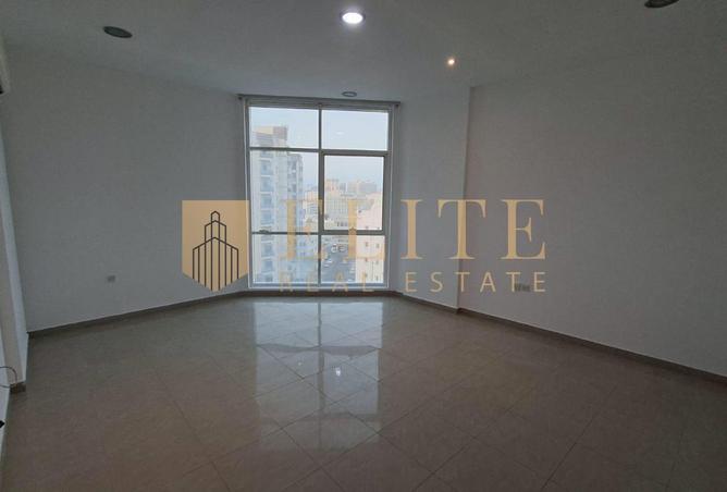 945342 - Property Image 2