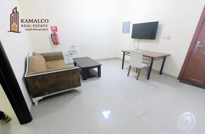 Apartment - 2 Bedrooms - 1 Bathroom for rent in Muntazah 7 - Al Muntazah - Doha
