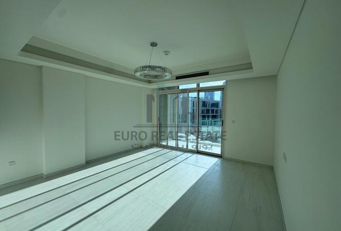989680 - Property Image 3