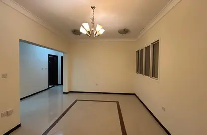 شقة - 2 غرف نوم - 2 حمامات للايجار في شارع حطين - المنتزه - الدوحة