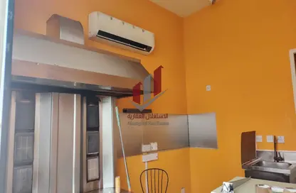 Shop - Studio - 1 Bathroom for rent in Madinat Khalifa South - Madinat Khalifa - Doha