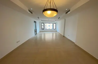 Apartment - 1 Bedroom - 2 Bathrooms for rent in East Porto Drive - Porto Arabia - The Pearl Island - Doha