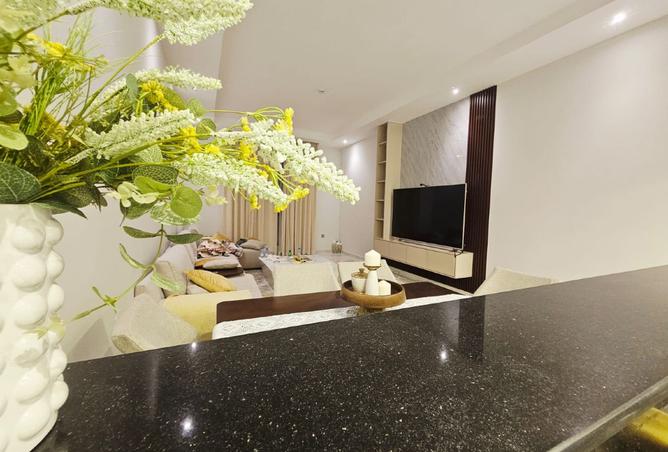 939808 - Property Image 2