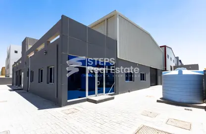 Warehouse - Studio - 5 Bathrooms for rent in East Industrial Street - Birkat Al Awamer - Al Wakra