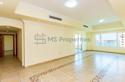 Apartment - 2 Bedrooms - 3 Bathrooms for rent in West Porto Drive - Porto Arabia - The Pearl Island - Doha