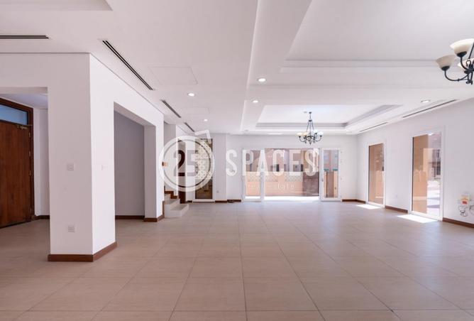 988254 - Property Image 3