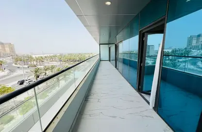 Apartment - 2 Bedrooms - 3 Bathrooms for rent in Marina Tower 02 - Marina District - Lusail