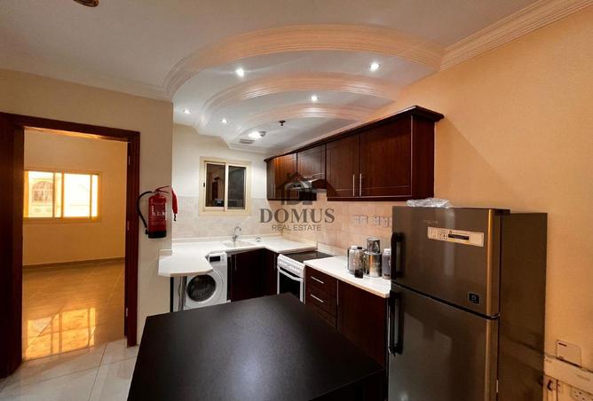 987589 - Property Image 2