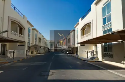 مجمع سكني - 5 غرف نوم - 5 حمامات للايجار في شارع ام السنيم - عين خالد - الدوحة