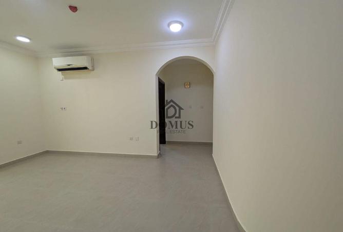 909558 - Property Image 2