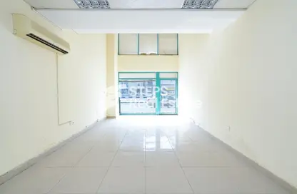 Empty Room image for: Office Space - Studio - 1 Bathroom for rent in Old Al Ghanim - Al Ghanim - Doha, Image 1