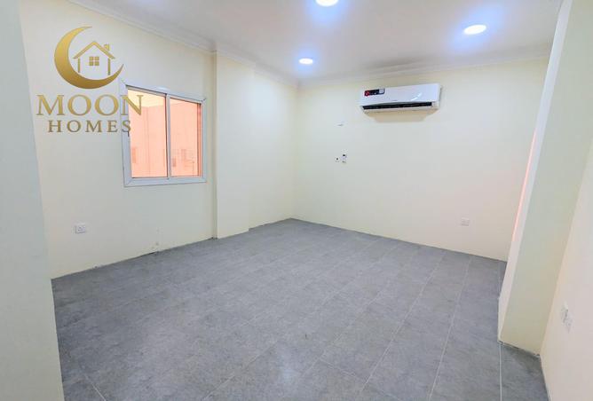 987651 - Property Image 2