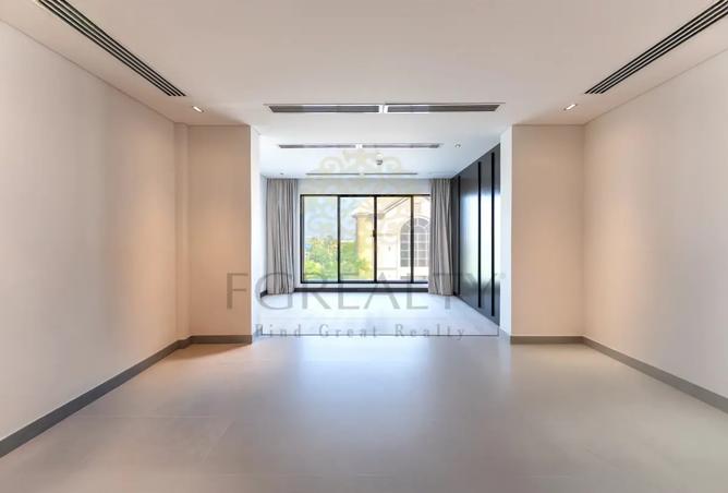 944835 - Property Image 3