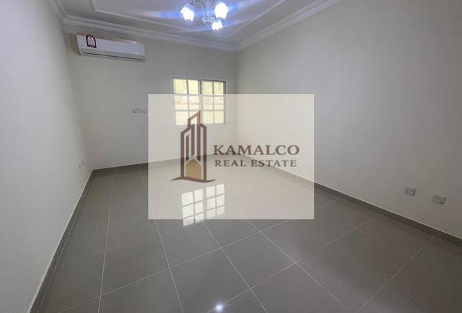 990168 - Property Image 2