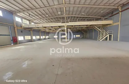 مخزن - استوديو - 8 حمامات للايجار في شارع الصناعية الشرقي - بركة العوامر - الوكرة