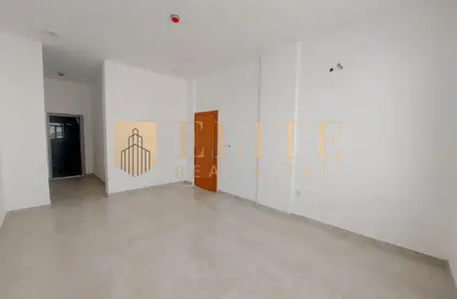 Apartment - 2 Bedrooms - 2 Bathrooms for rent in Salwa Road - Al Aziziyah - Doha