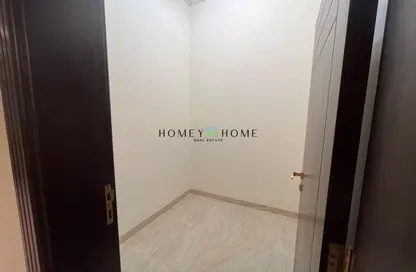 Apartment - 3 Bedrooms - 3 Bathrooms for rent in Fereej Bin Mahmoud North - Fereej Bin Mahmoud - Doha