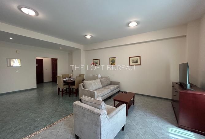 877802 - Property Image 2