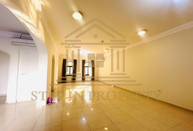 977311 - Property Image 2