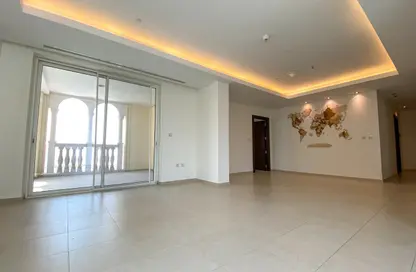Apartment - 2 Bedrooms - 2 Bathrooms for rent in Viva East - Viva Bahriyah - The Pearl Island - Doha