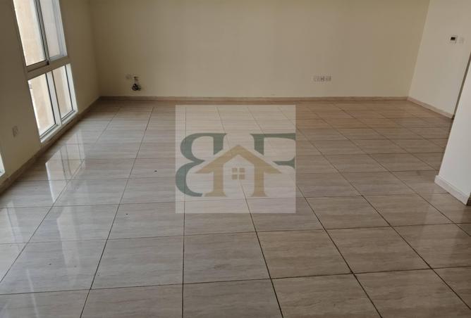 983631 - Property Image 3