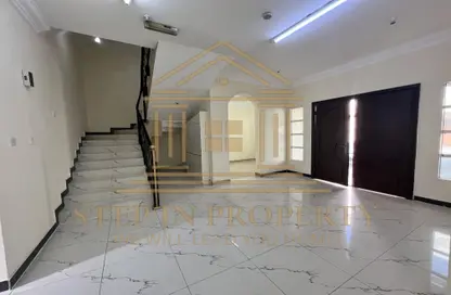 مجمع سكني - 5 غرف نوم - 4 حمامات للايجار في فلل عين خالد - عين خالد - الدوحة